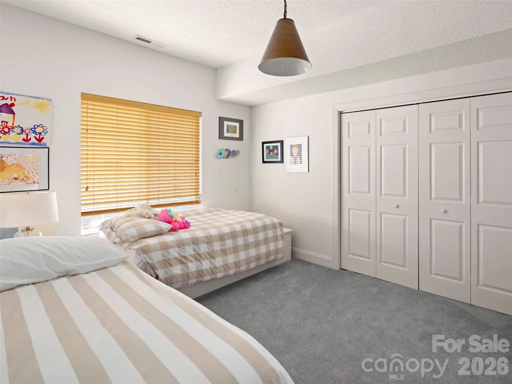 109 Poppy Lane Asheville NC 28803