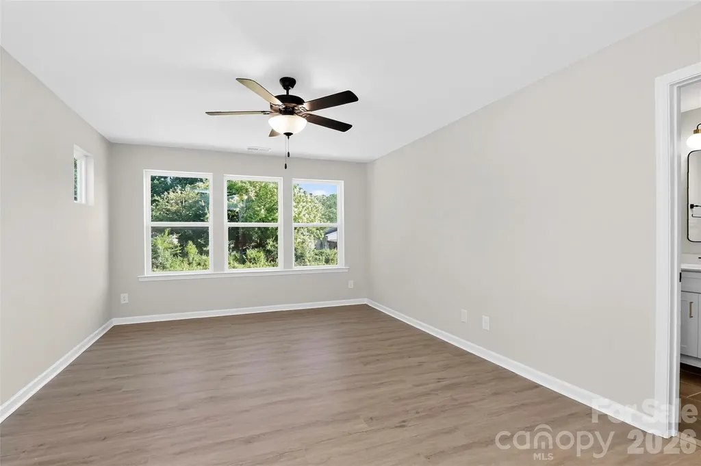 341 N Hoskins Road Charlotte NC 28216