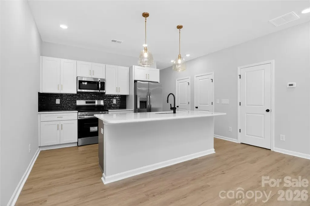 341 N Hoskins Road Charlotte NC 28216