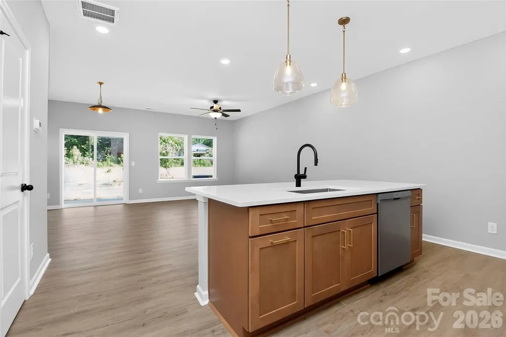 341 N Hoskins Road Charlotte NC 28216