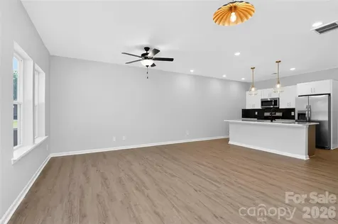 341 N Hoskins Road Charlotte NC 28216