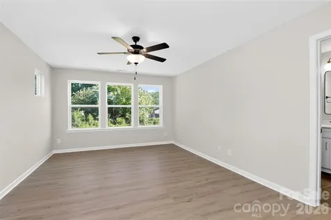 341 N Hoskins Road Charlotte NC 28216