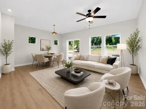 341 N Hoskins Road Charlotte NC 28216