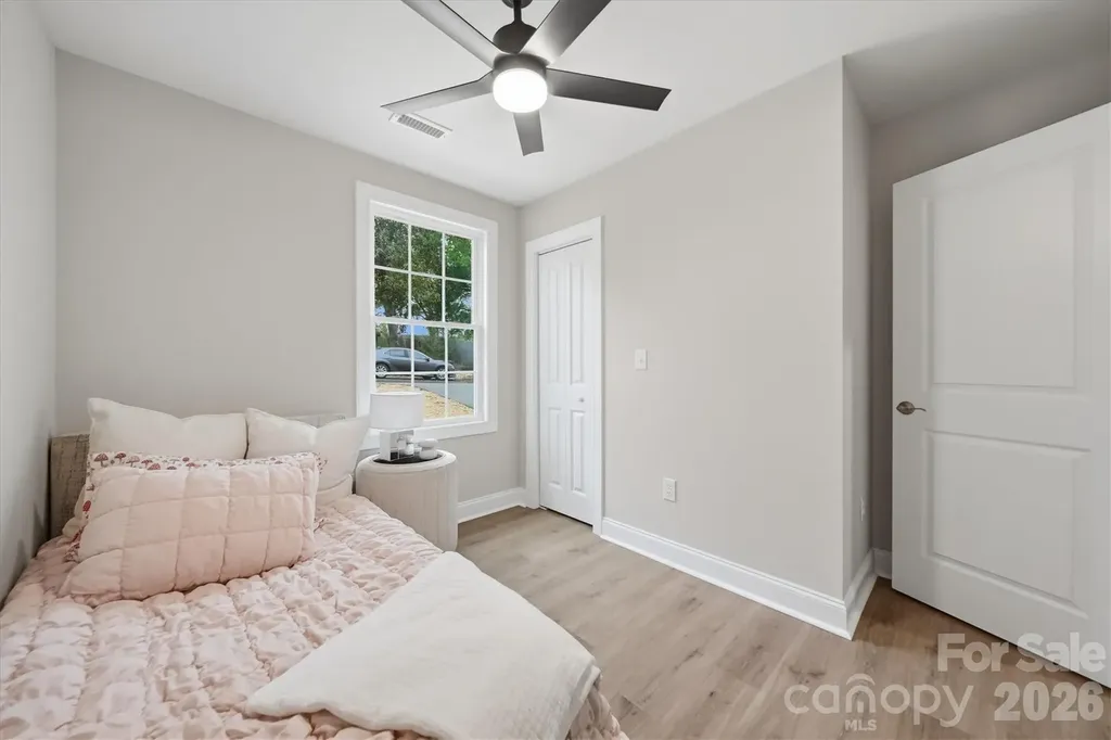 1298 18th Street NE Hickory NC 28601