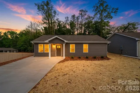 1298 18th Street NE Hickory NC 28601