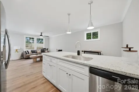 1298 18th Street NE Hickory NC 28601