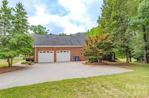 136 Windemere Isle Road Statesville NC 28677
