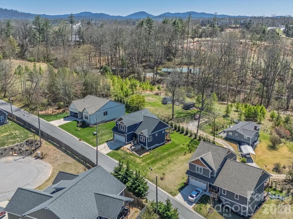 111 Ellis Lane Arden NC 28704
