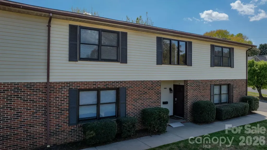 525 12th Street SW Hickory NC 28602