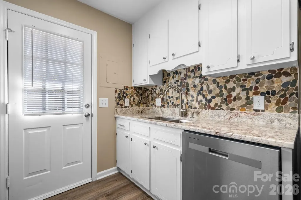 525 12th Street SW Hickory NC 28602