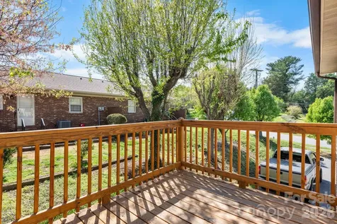 525 12th Street SW Hickory NC 28602