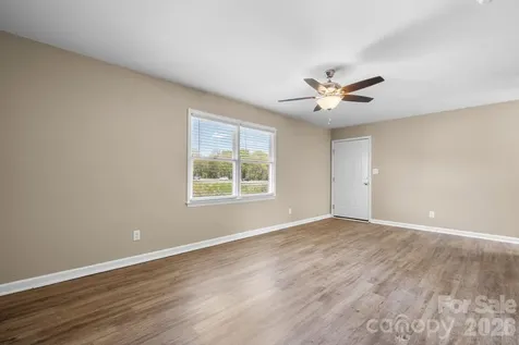 525 12th Street SW Hickory NC 28602