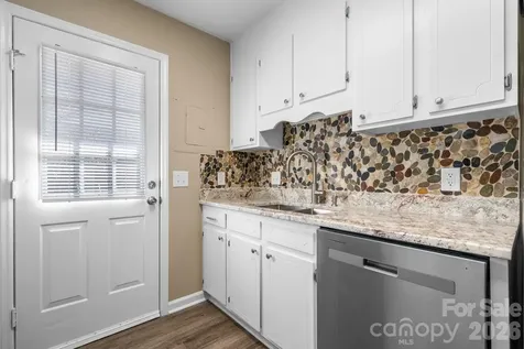 525 12th Street SW Hickory NC 28602