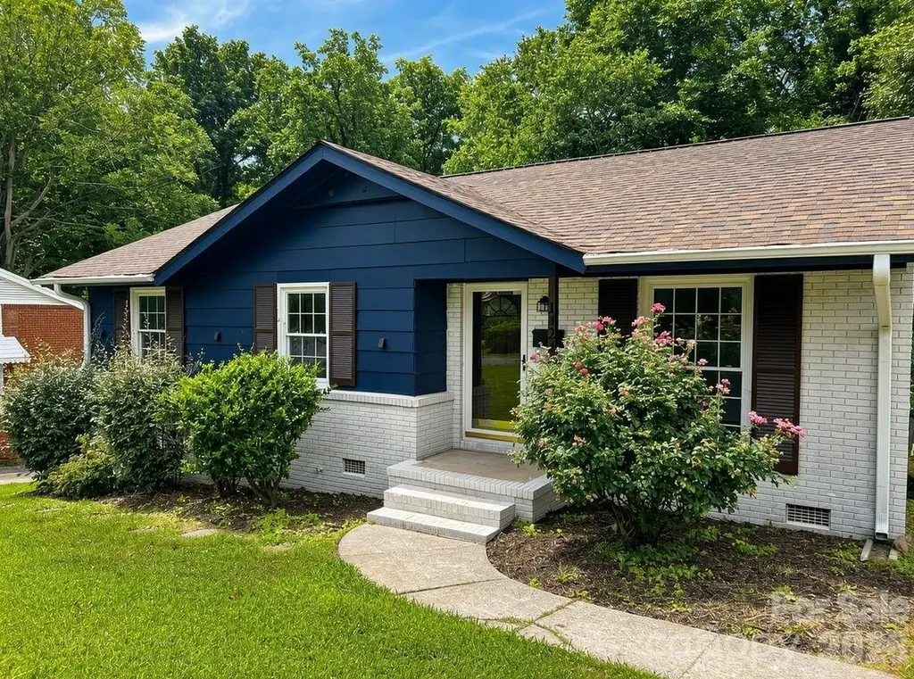 1423 Chelveston Drive Charlotte NC 28208