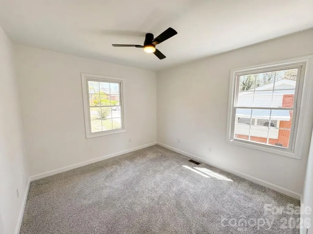 1423 Chelveston Drive Charlotte NC 28208