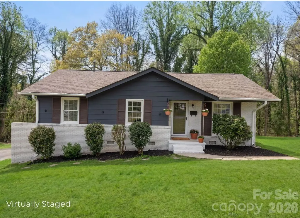 1423 Chelveston Drive Charlotte NC 28208