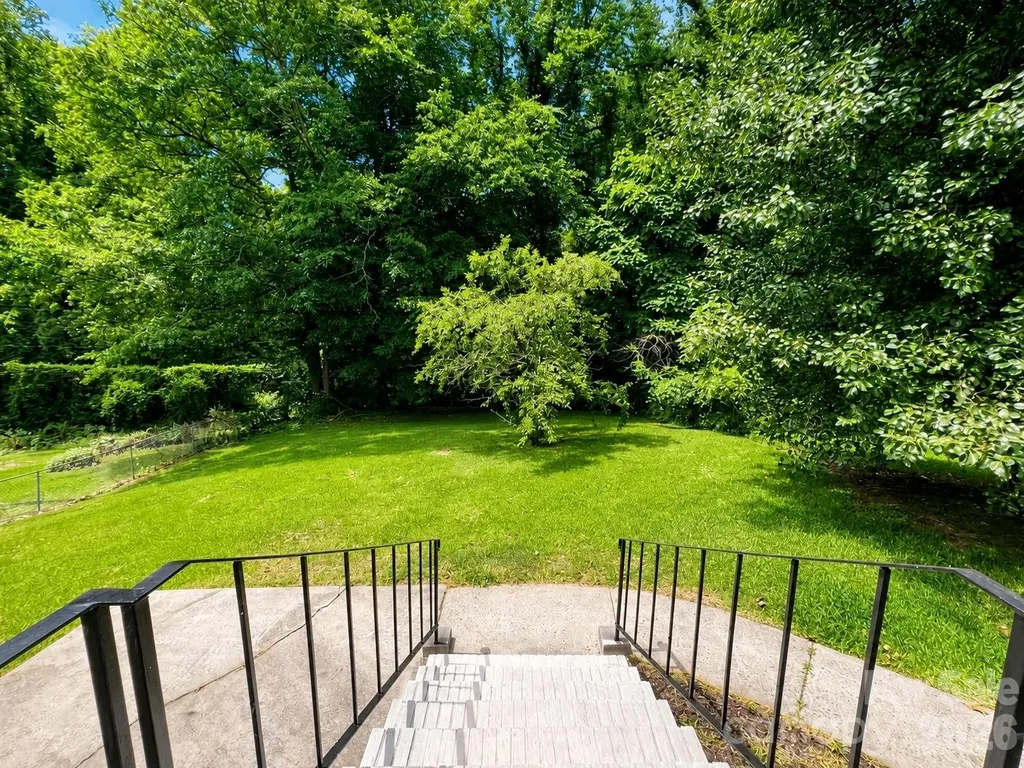 1423 Chelveston Drive Charlotte NC 28208