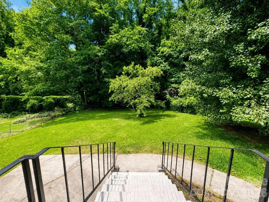 1423 Chelveston Drive Charlotte NC 28208