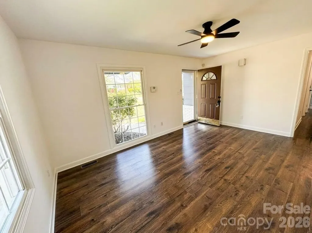 1423 Chelveston Drive Charlotte NC 28208