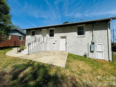 1423 Chelveston Drive Charlotte NC 28208
