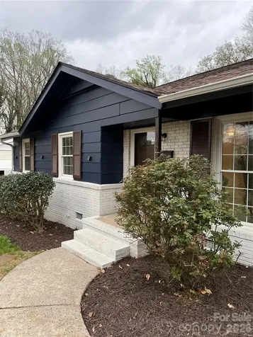 1423 Chelveston Drive Charlotte NC 28208