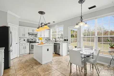 8727 Fieldcroft Drive Charlotte NC 28277