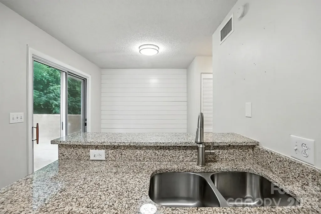 1101 Surry Lane Gastonia NC 28054