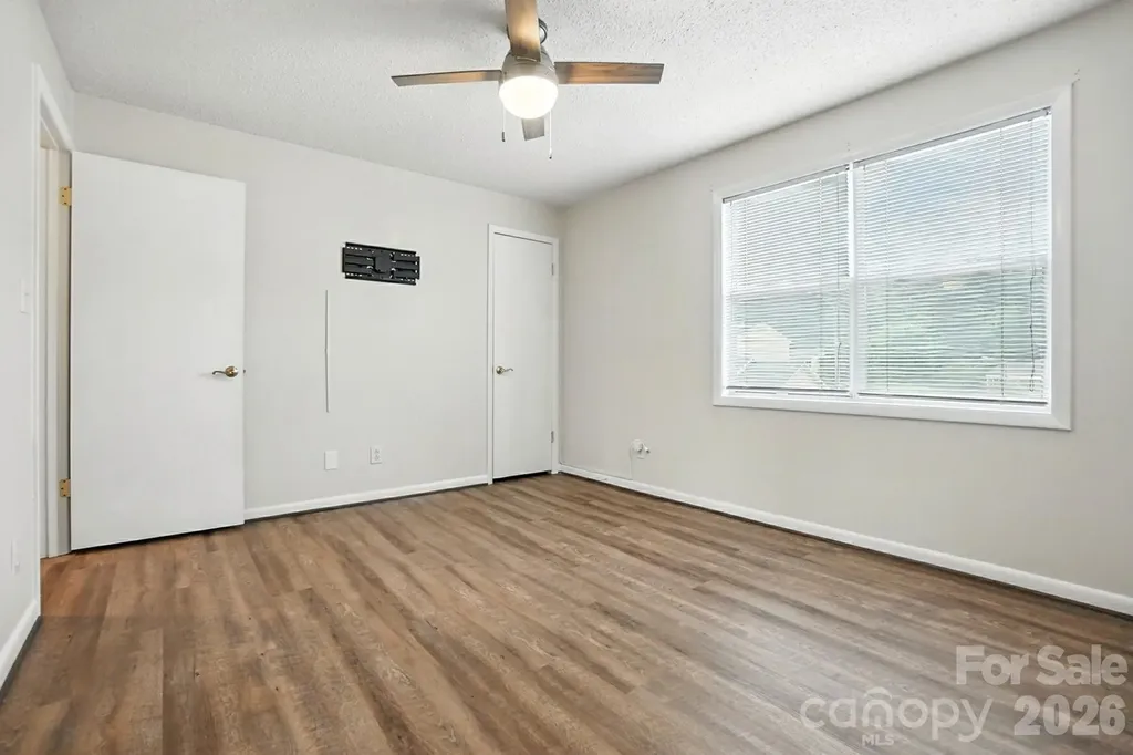 1101 Surry Lane Gastonia NC 28054