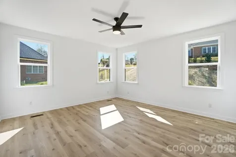 208 Cross Creek Drive Cherryville NC 28021