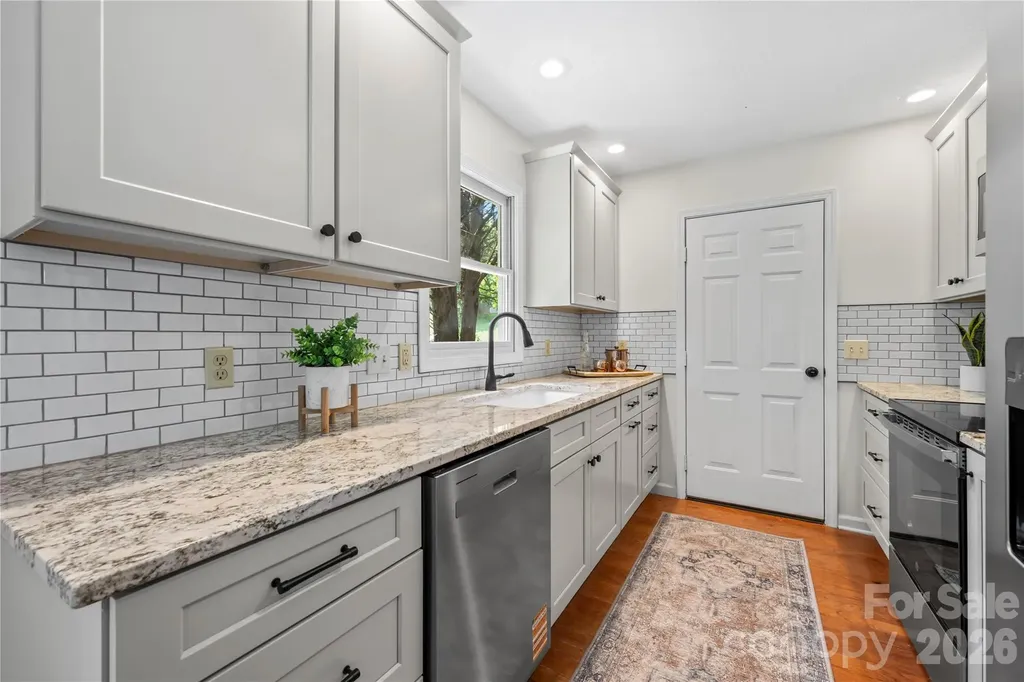 10 Orchard Place Weaverville NC 28787