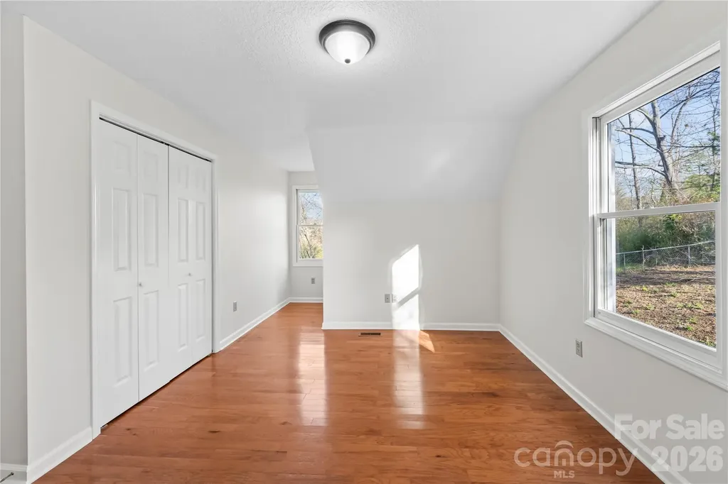 10 Orchard Place Weaverville NC 28787