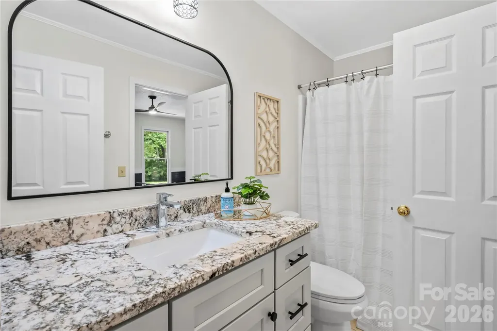 10 Orchard Place Weaverville NC 28787