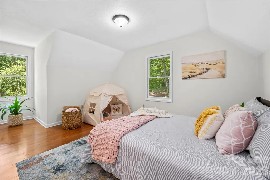 10 Orchard Place Weaverville NC 28787