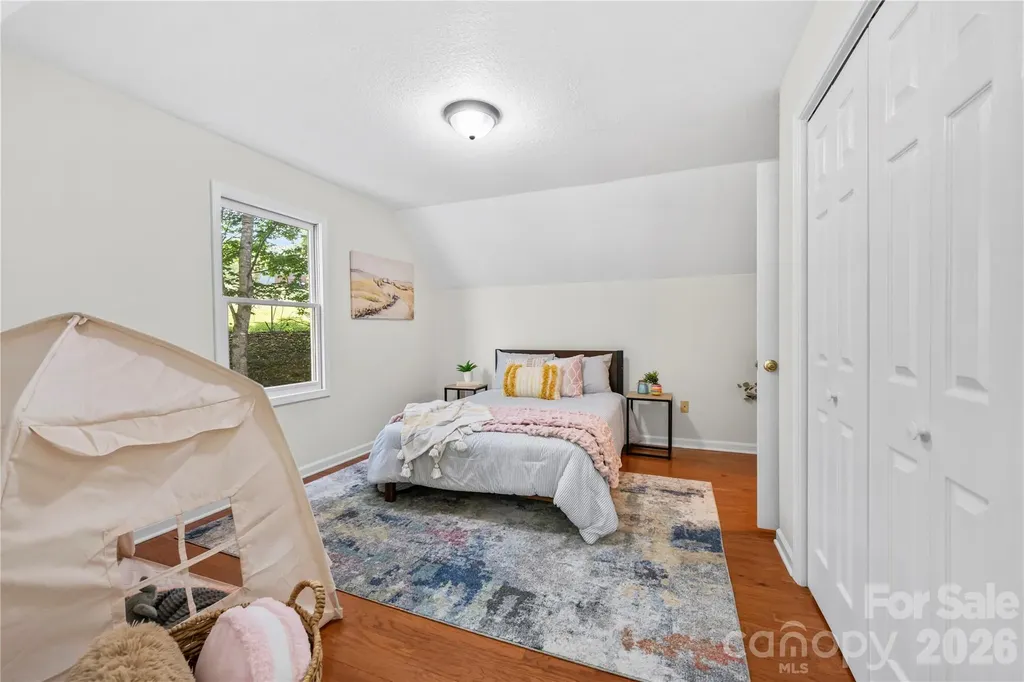 10 Orchard Place Weaverville NC 28787