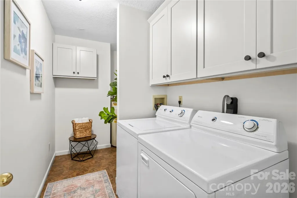 10 Orchard Place Weaverville NC 28787