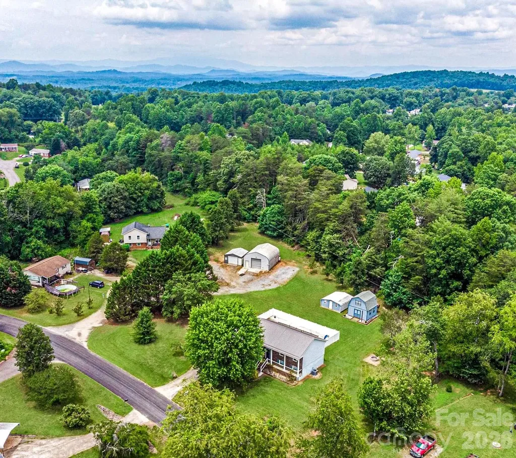 2681 Tumbleweed Drive Lenoir NC 28645