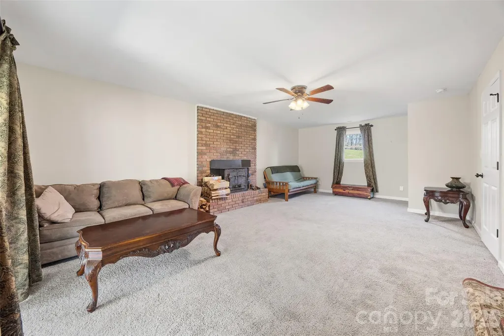 4206 Wimbledon Drive Dallas NC 28034