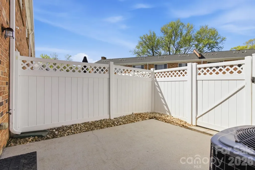 1336 Green Oaks Lane Charlotte NC 28205