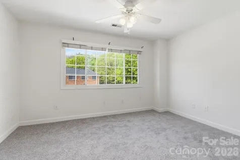 1336 Green Oaks Lane Charlotte NC 28205
