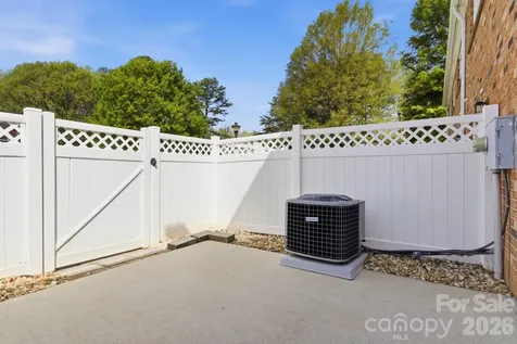 1336 Green Oaks Lane Charlotte NC 28205