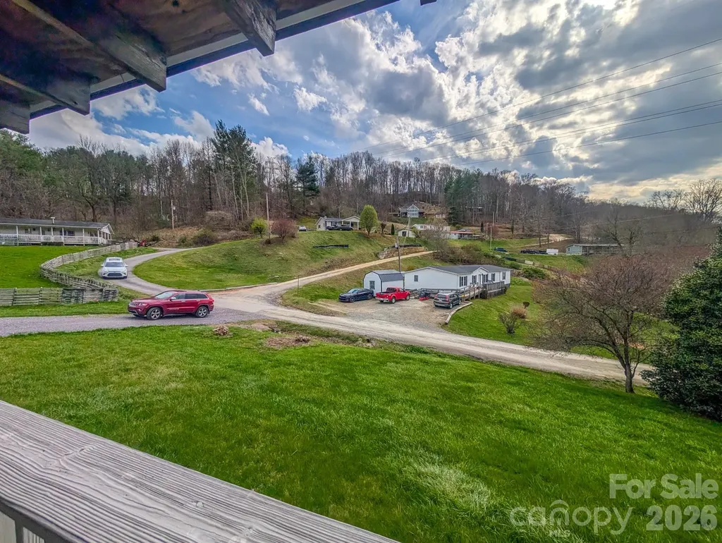 107 Mockingbird Lane Burnsville NC 28714