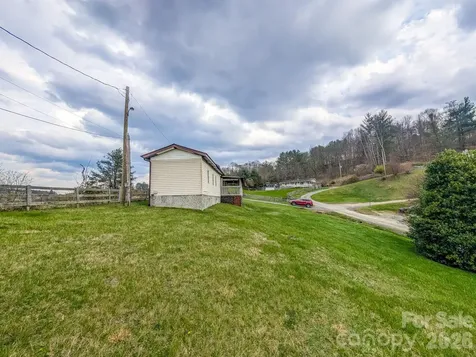 107 Mockingbird Lane Burnsville NC 28714