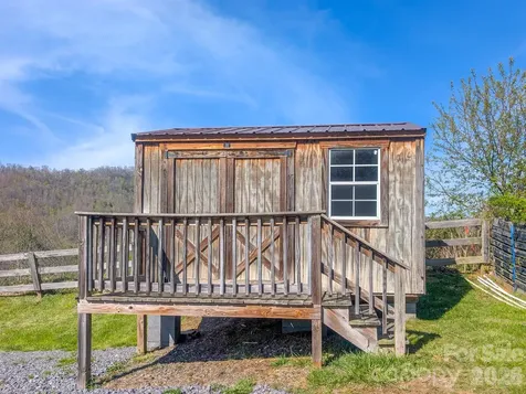 107 Mockingbird Lane Burnsville NC 28714