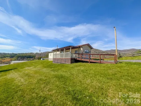 107 Mockingbird Lane Burnsville NC 28714