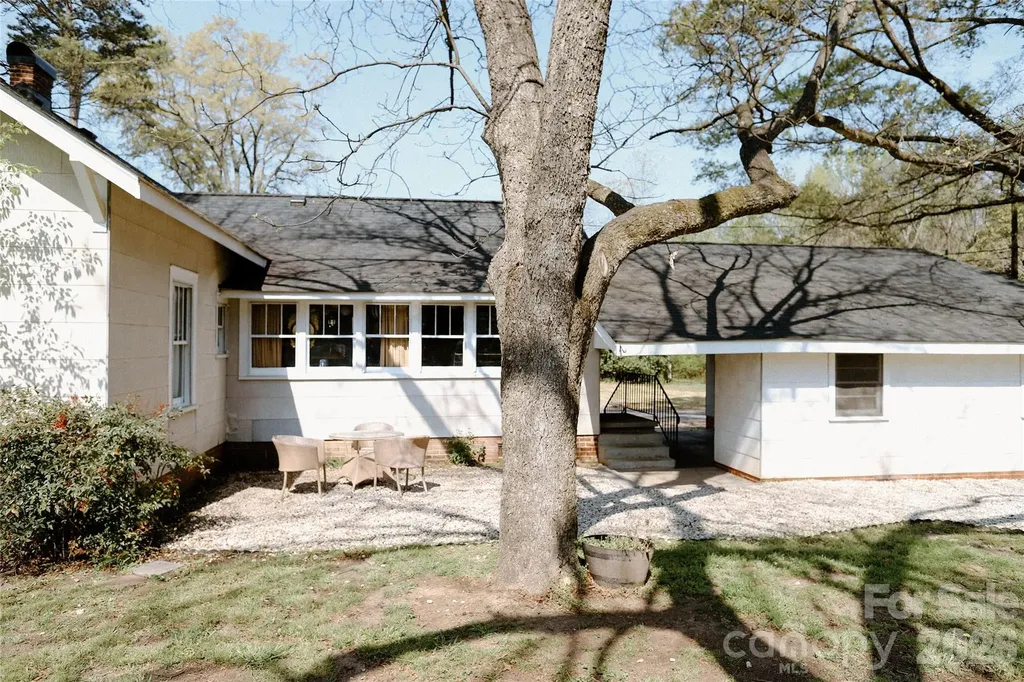208 Locust Street Kannapolis NC 28081