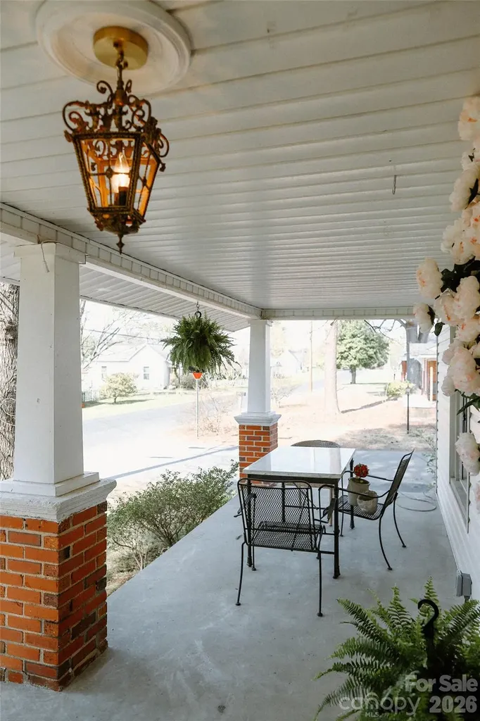 208 Locust Street Kannapolis NC 28081