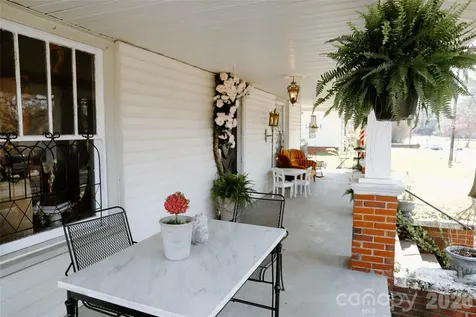 208 Locust Street Kannapolis NC 28081