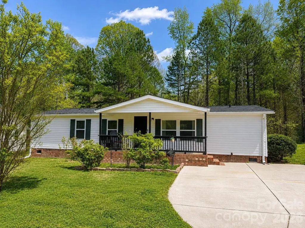 1332 Poplar Glen Drive Kannapolis NC 28083
