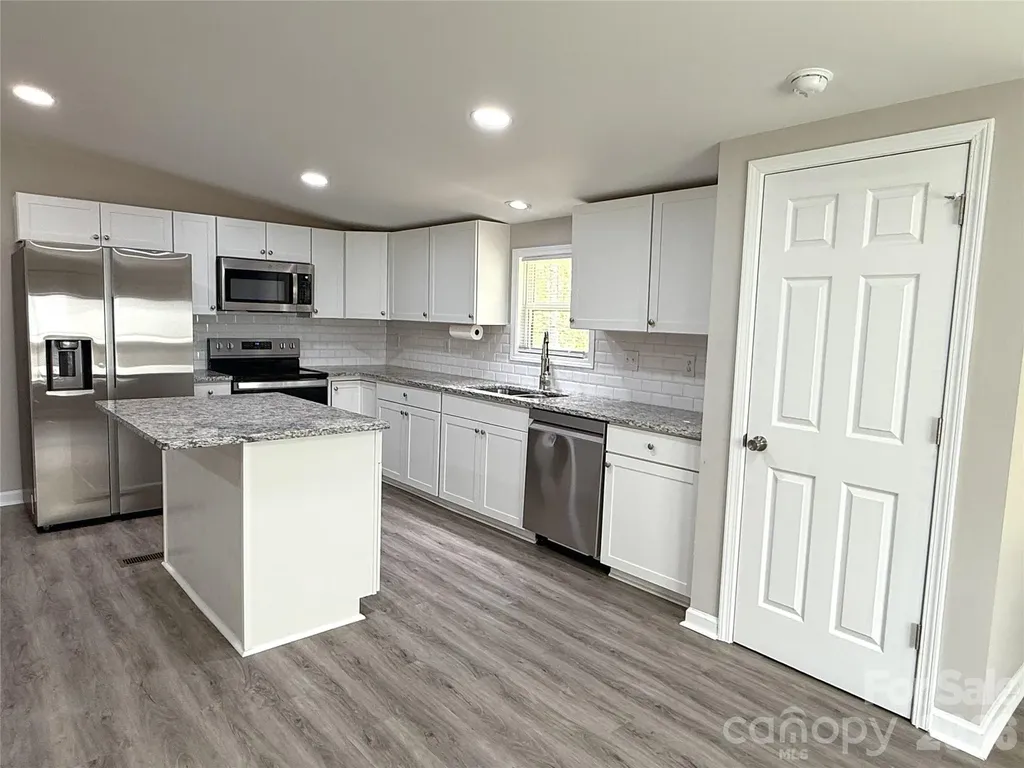 1332 Poplar Glen Drive Kannapolis NC 28083