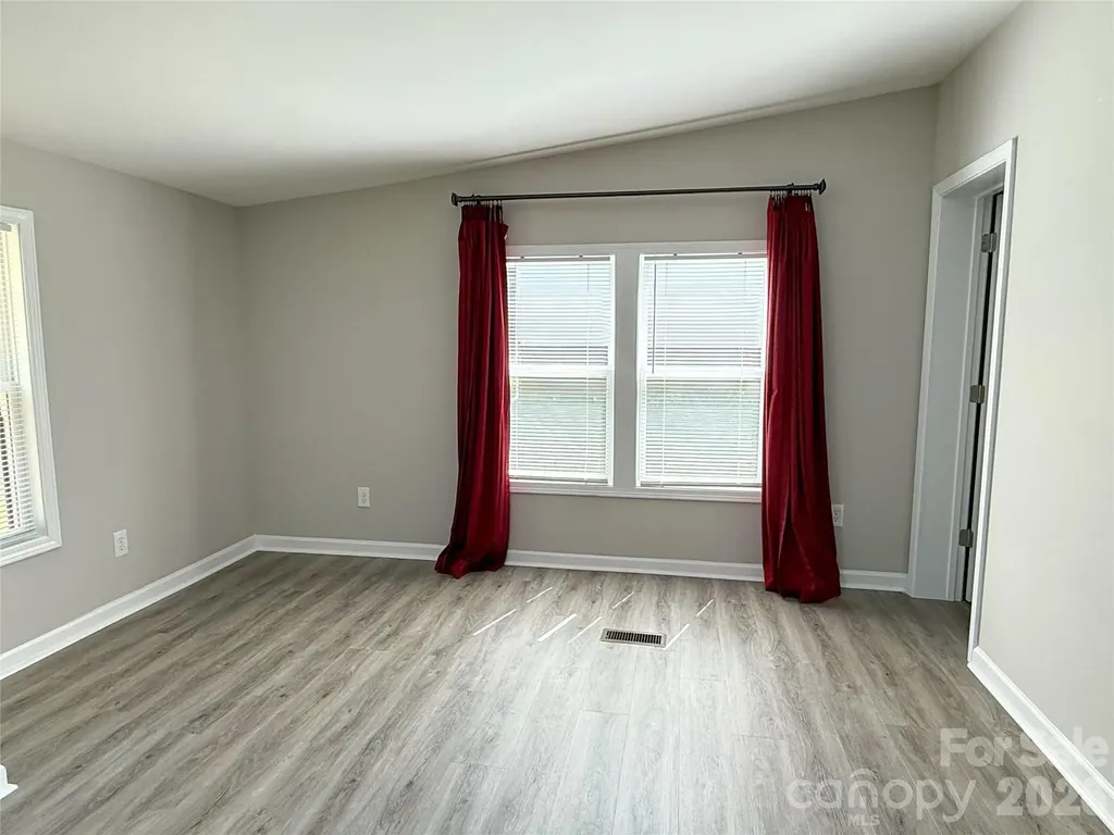 1332 Poplar Glen Drive Kannapolis NC 28083